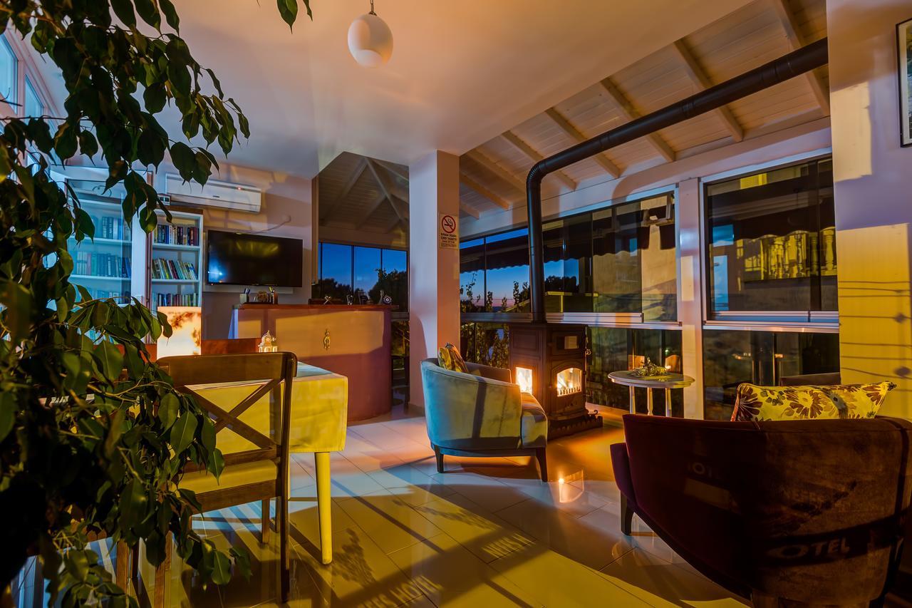Nefes Hotel Ayvalik Bagian luar foto