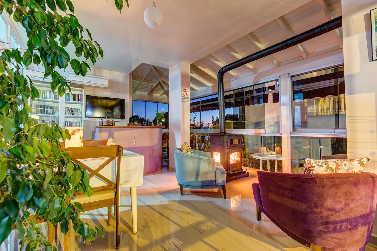 Nefes Hotel Ayvalik Bagian luar foto